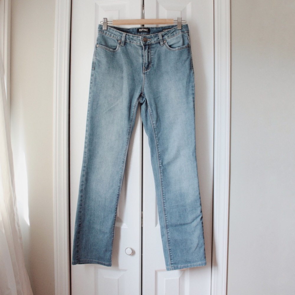 Mid-rise straight-leg jeans